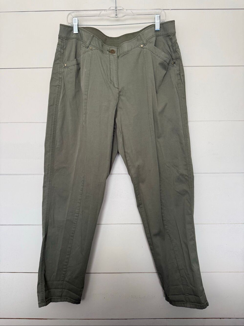 Chico’s Women’s 2.5 Ankle Olive Green Pants Chino